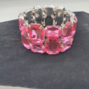 NWOT HOT PINK ACRYLIC STONE STRETCH BRACELET